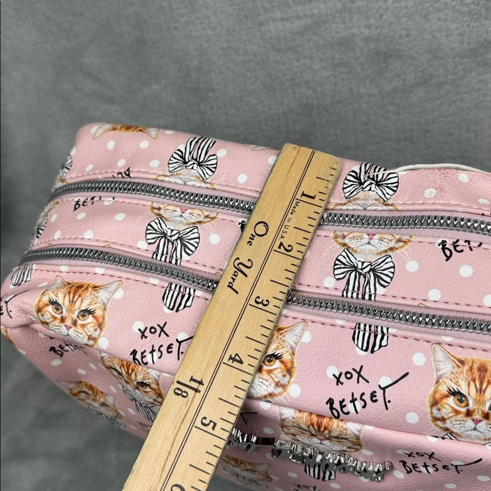 Betsey Johnson XOX Pink Kittens Striped Bowties Make-Up Cosmetics Toiletries Bag